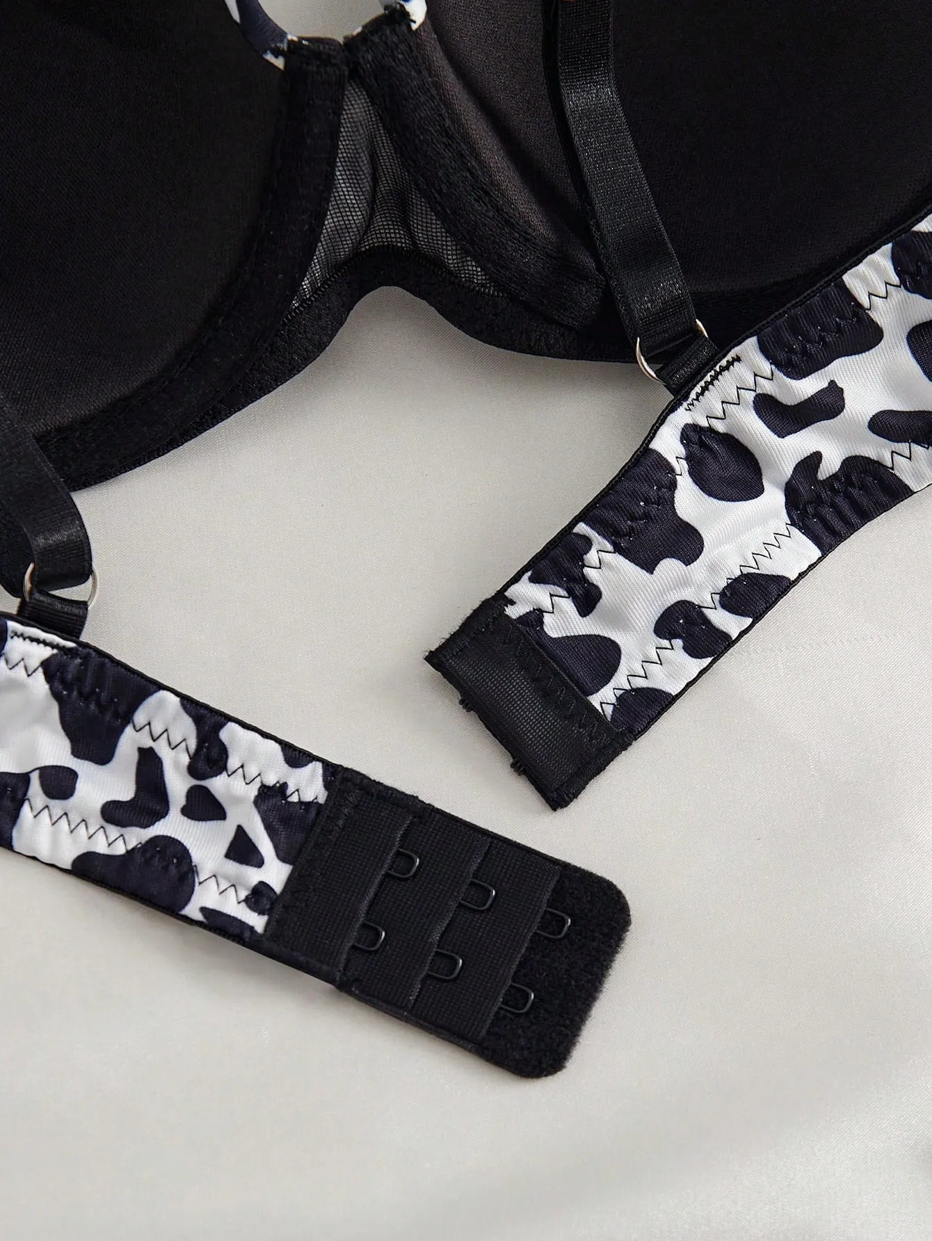 2pcs Women's Fashionable Cow Print Lingerie Set