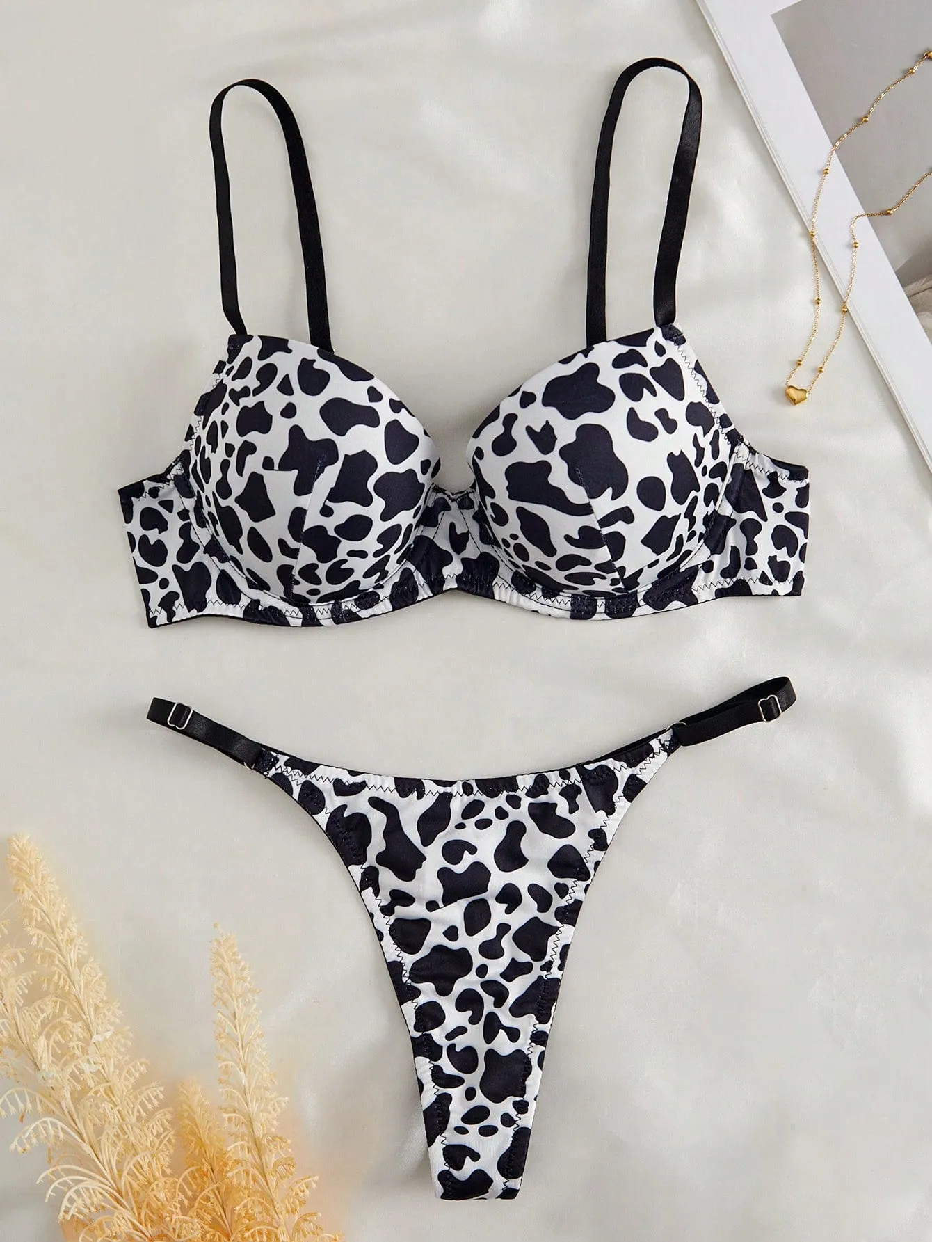 2pcs Women's Fashionable Cow Print Lingerie Set