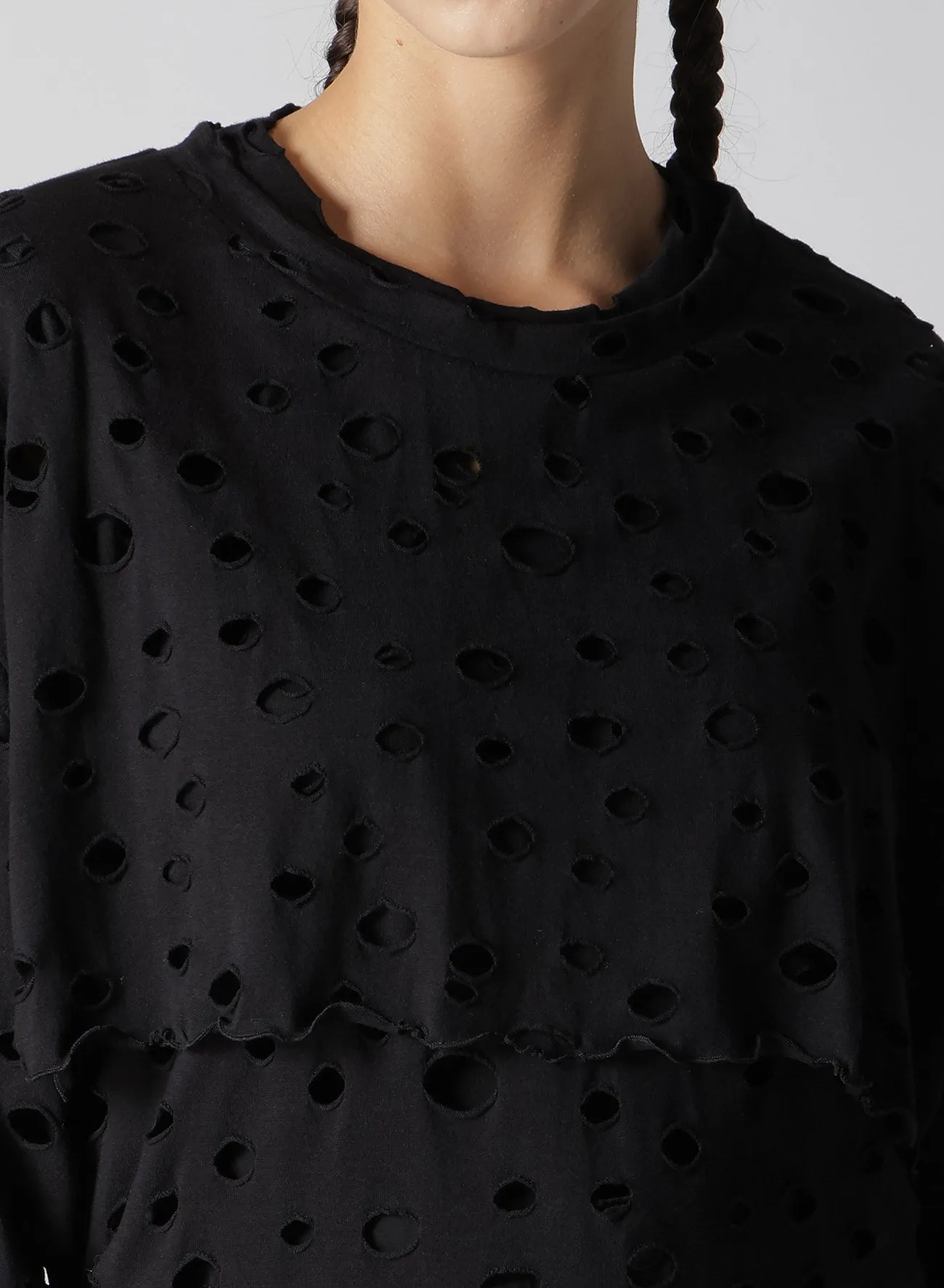 HOLED PLAIN STITCH LAYERED SEPARATE LONG SLEEVE T-SHIRT