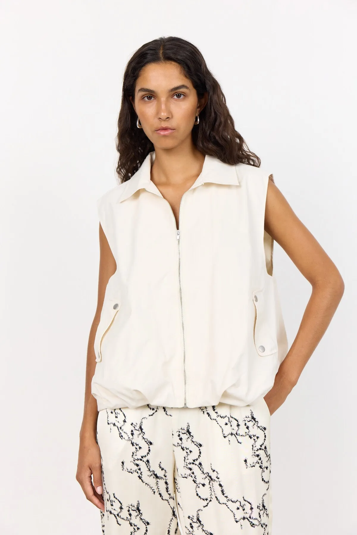 LR-KARRIE 2 Waistcoat Cream