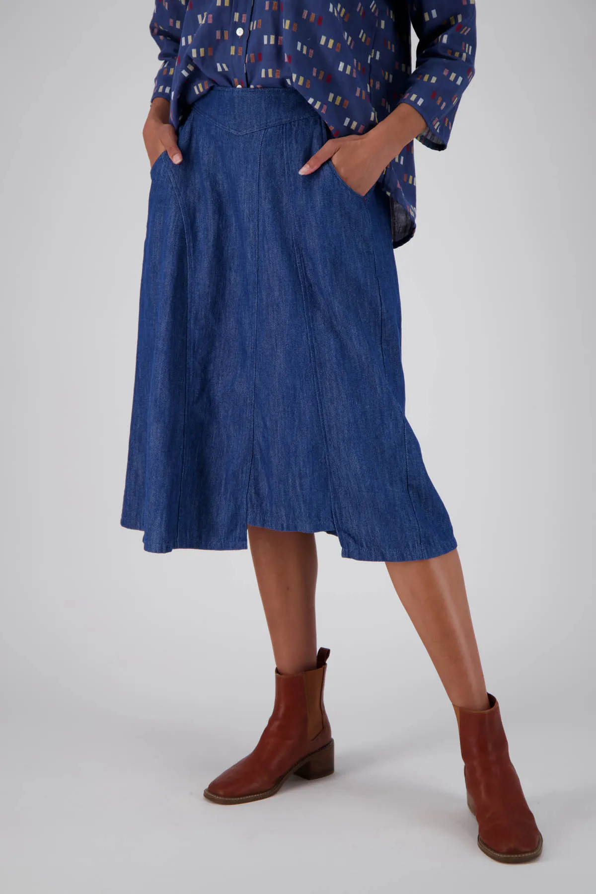 Otago Skirt Mid Wash in Denim