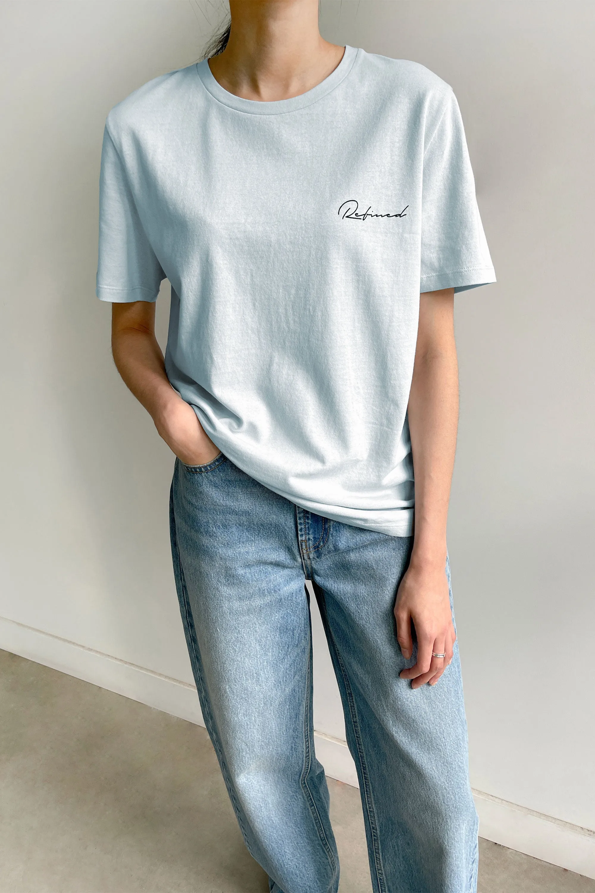 REFINED SCRIPT TEE