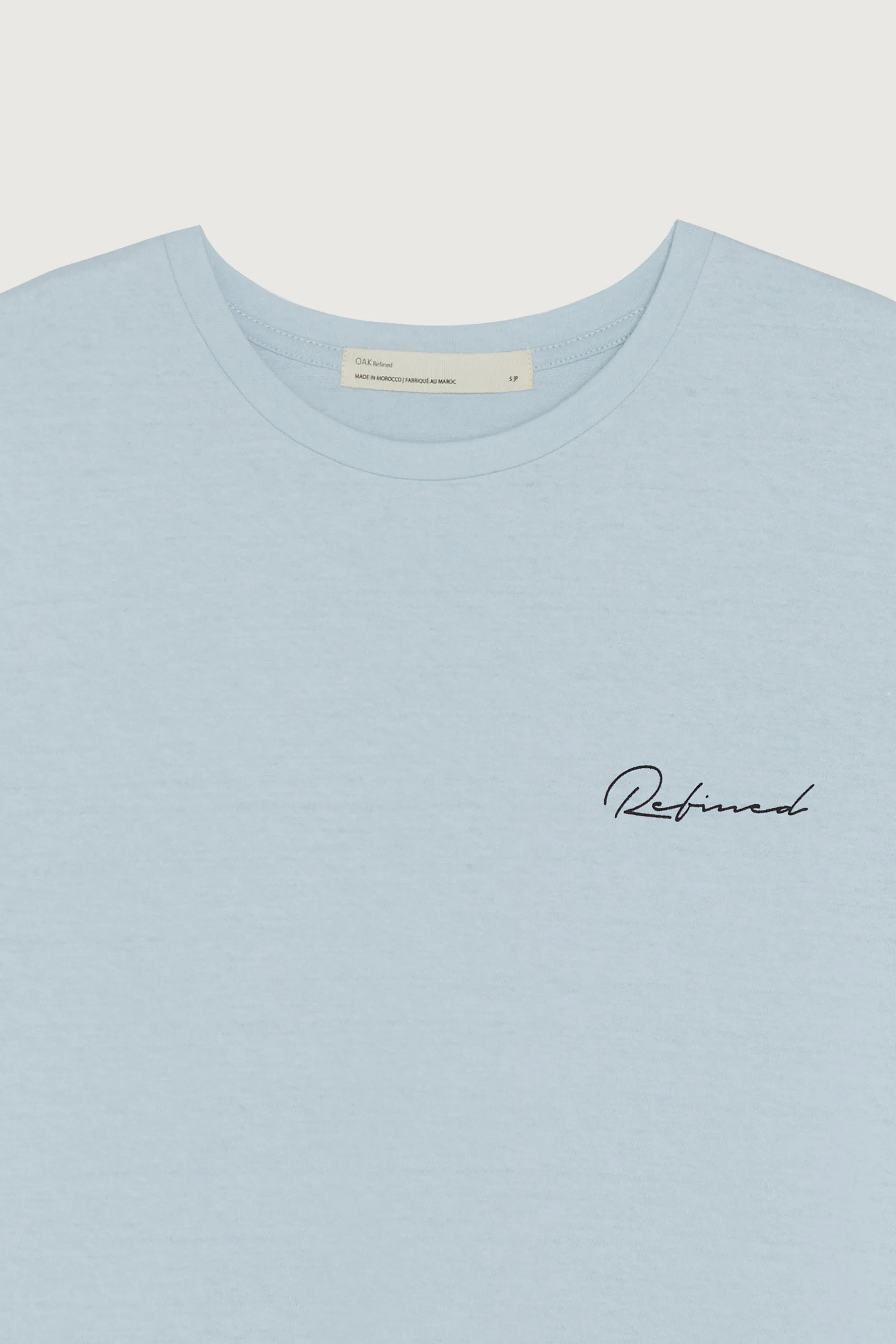 REFINED SCRIPT TEE