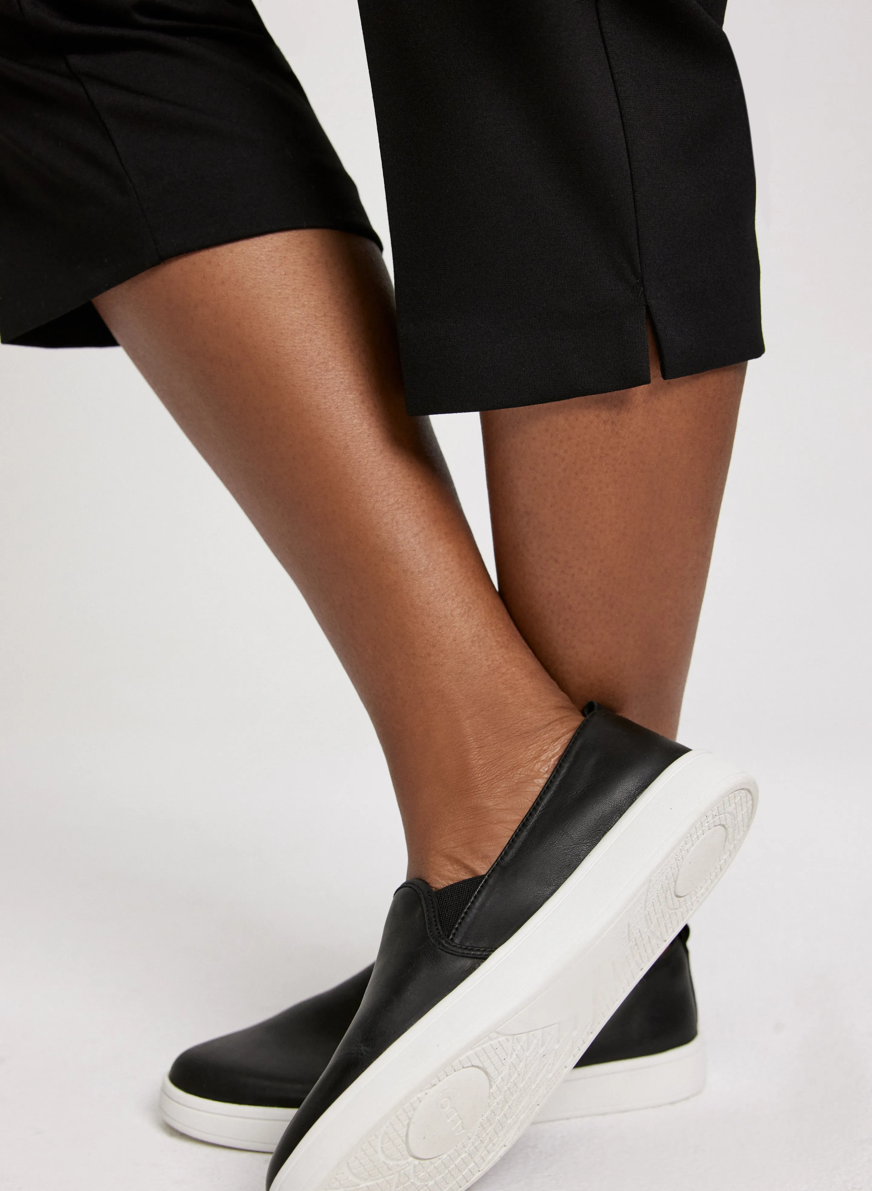 Slit Detail Straight Leg Capris