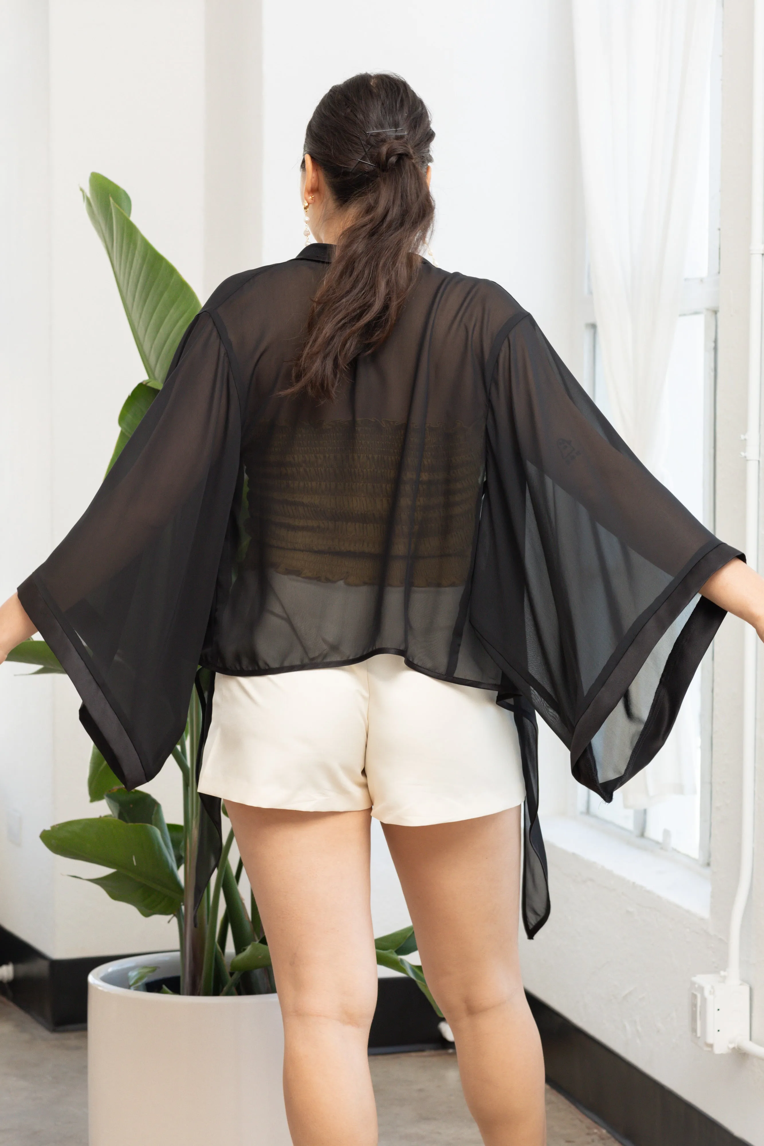 THE VERSATILE WRAP ~ BLACK